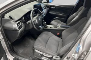 Toyota C-HR esikatselu 10