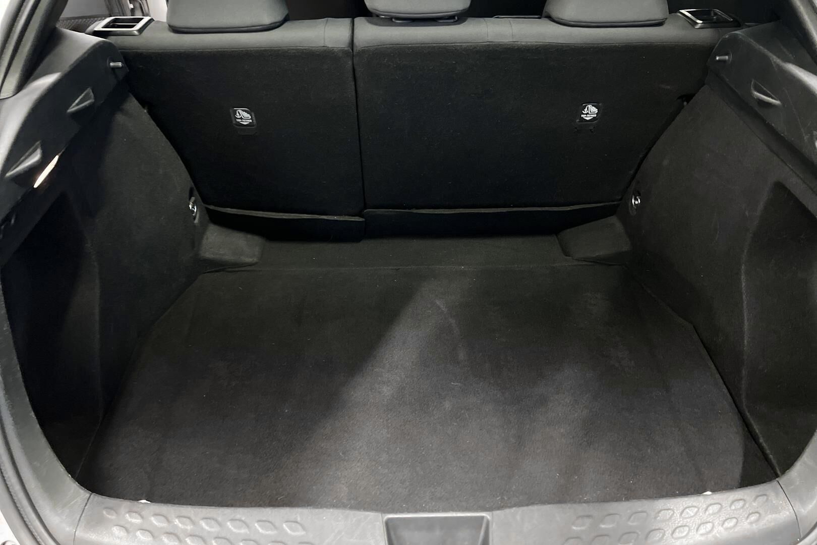 Toyota C-HR iso kuva 13