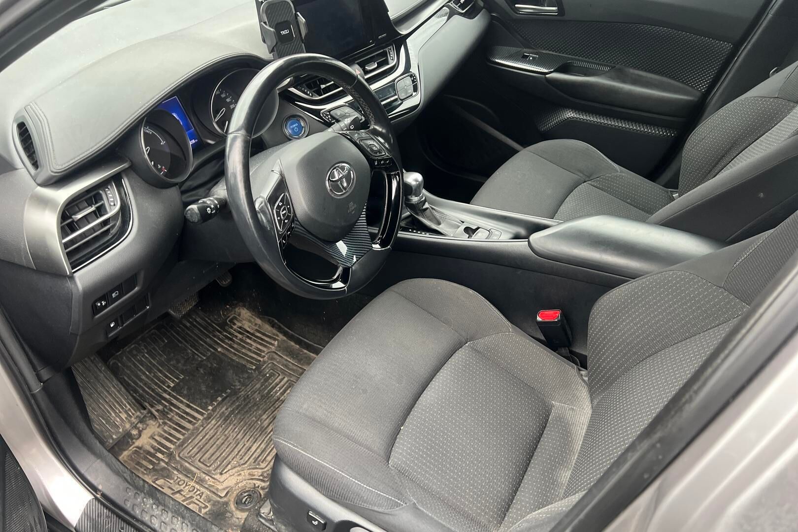 Toyota C-HR iso kuva 0