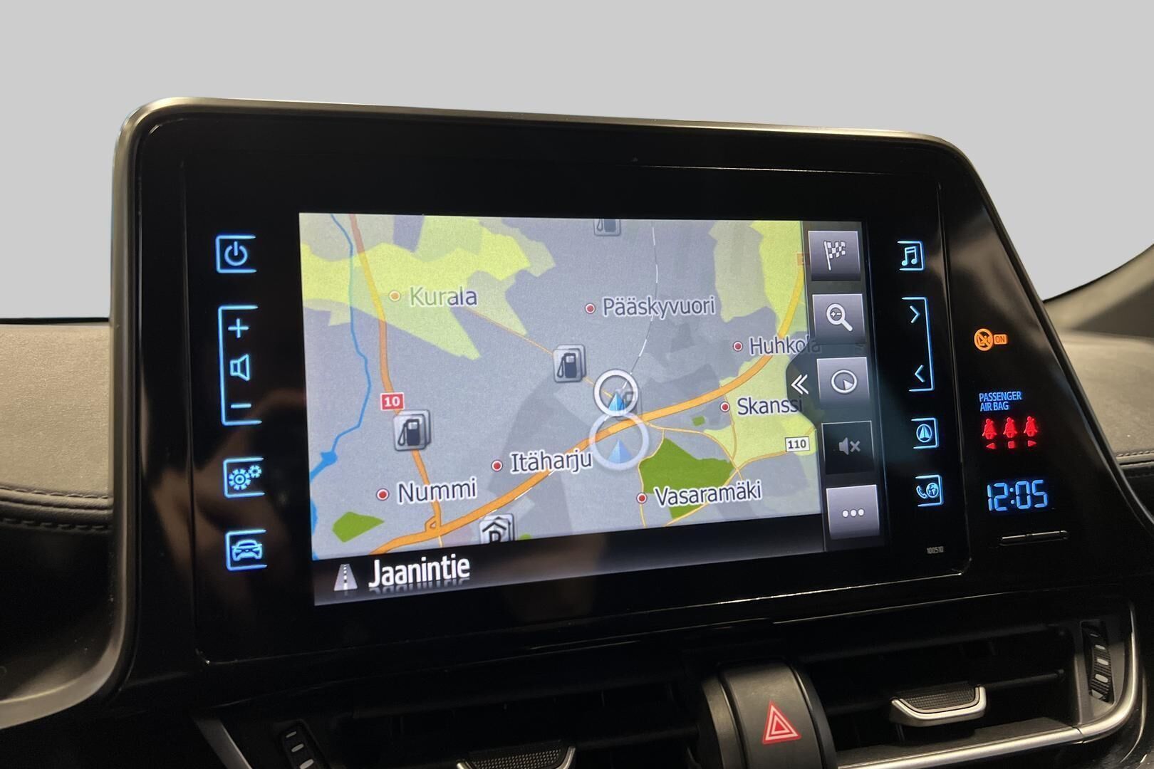 Toyota C-HR iso kuva 22