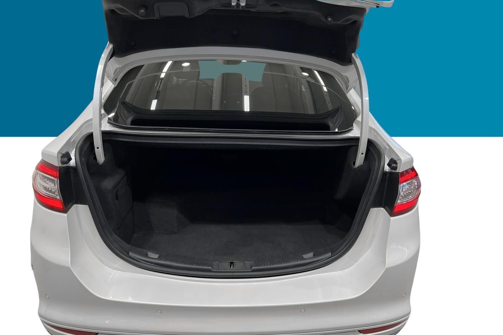 Ford Mondeo Vignale iso kuva 12