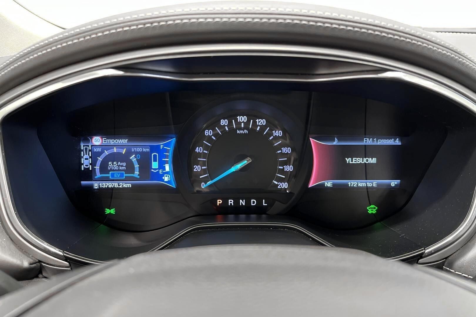 Ford Mondeo Vignale iso kuva 14