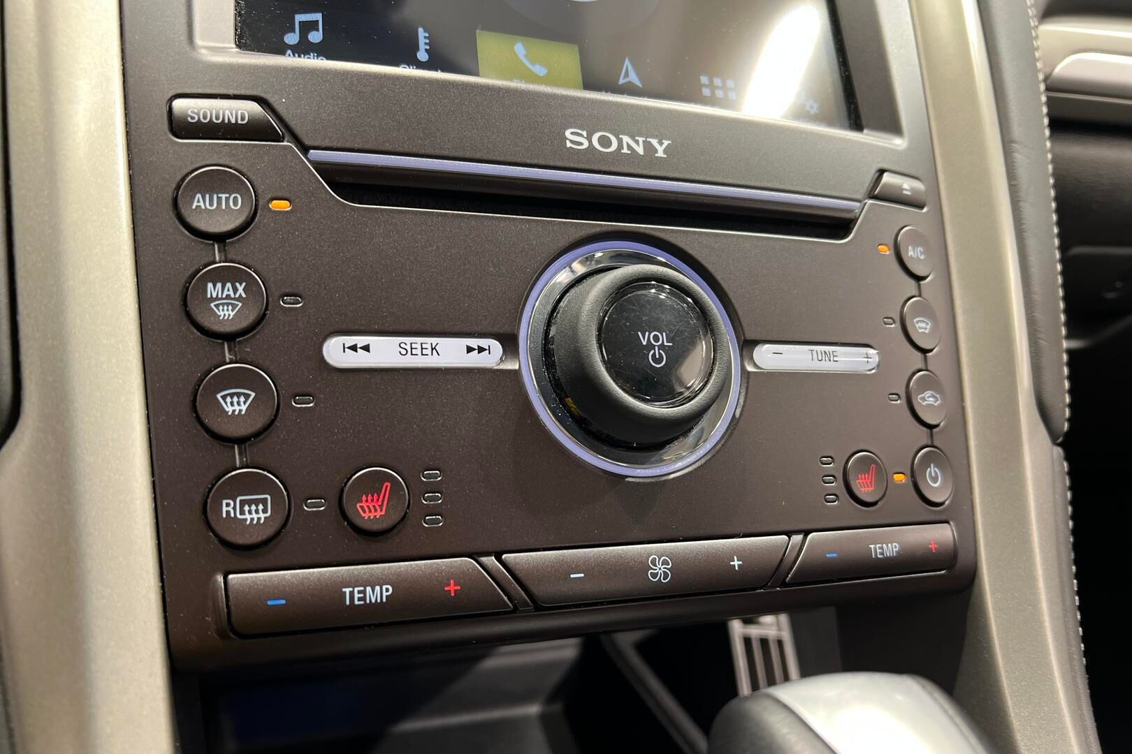 Ford Mondeo Vignale iso kuva 20