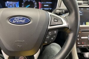 Ford Mondeo Vignale esikatselu 26