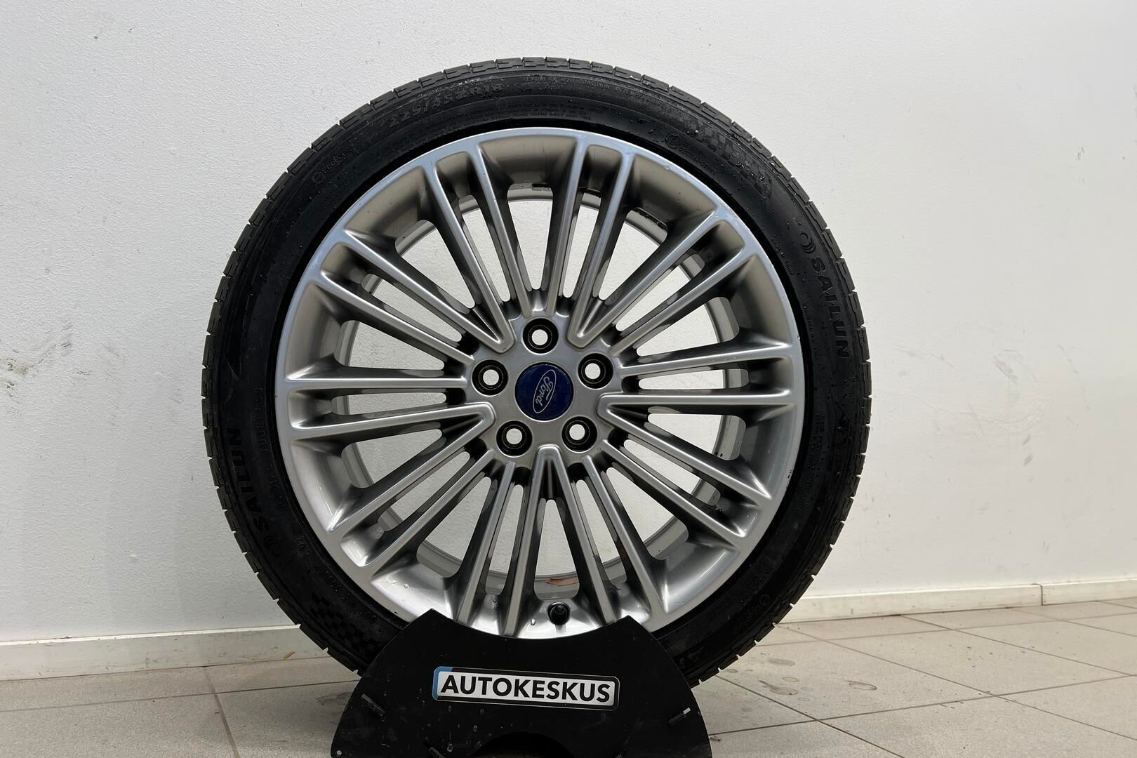 Ford Mondeo Vignale iso kuva 35