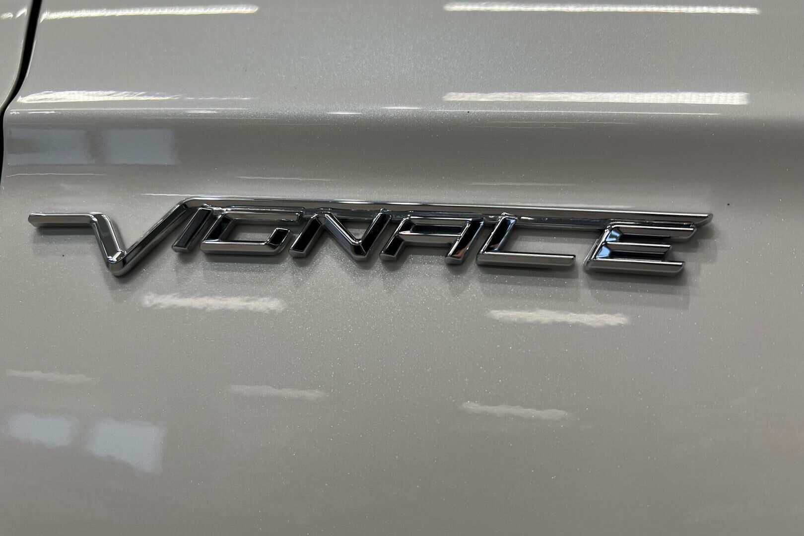 Ford Mondeo Vignale iso kuva 36