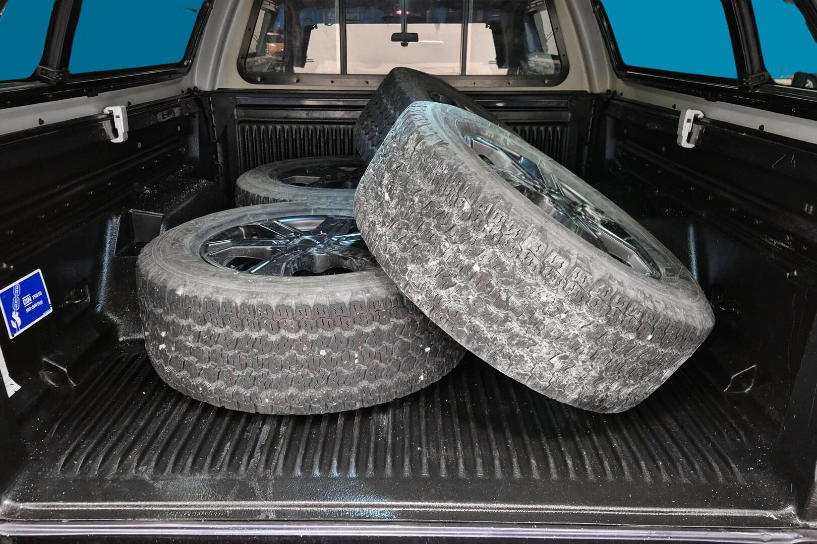 FORD RANGER iso kuva 12