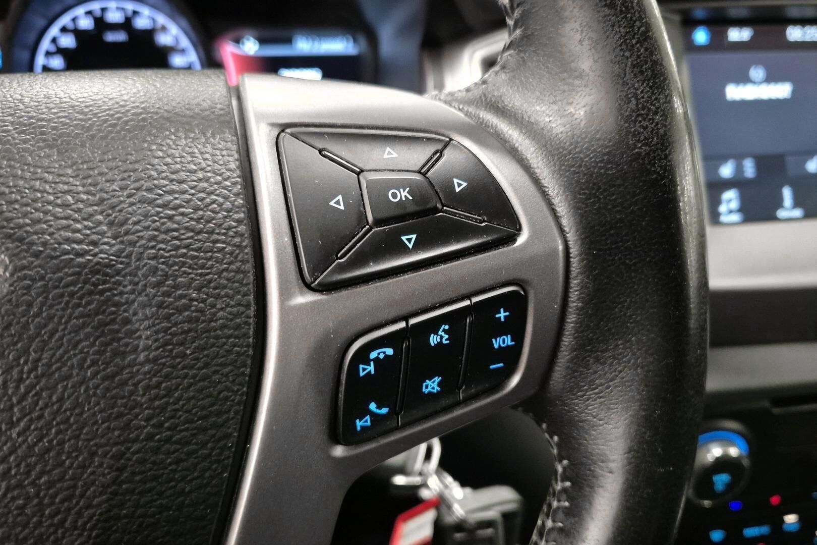 FORD RANGER iso kuva 18