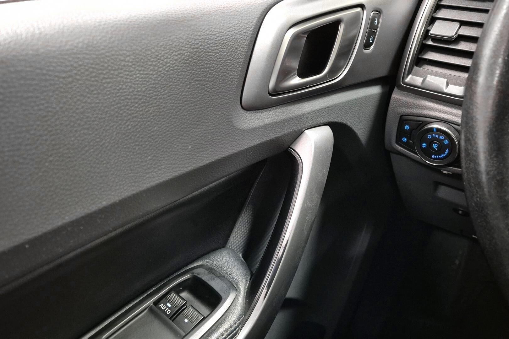 FORD RANGER iso kuva 20