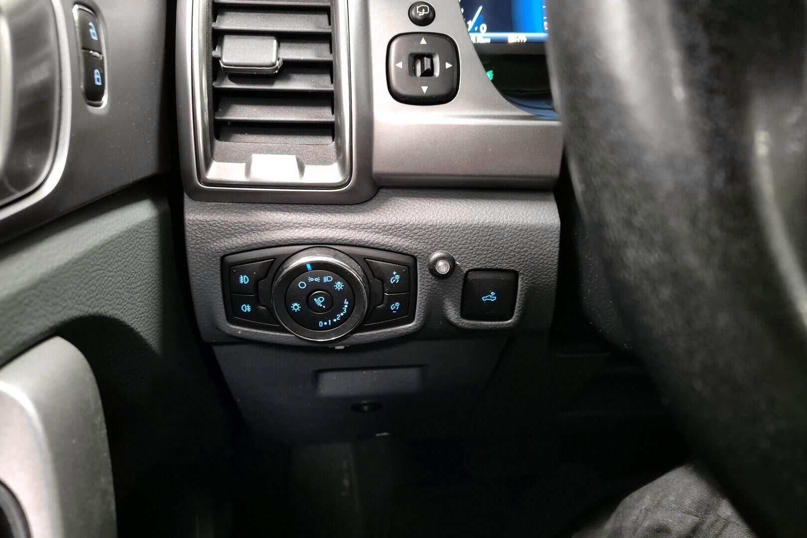 FORD RANGER iso kuva 21