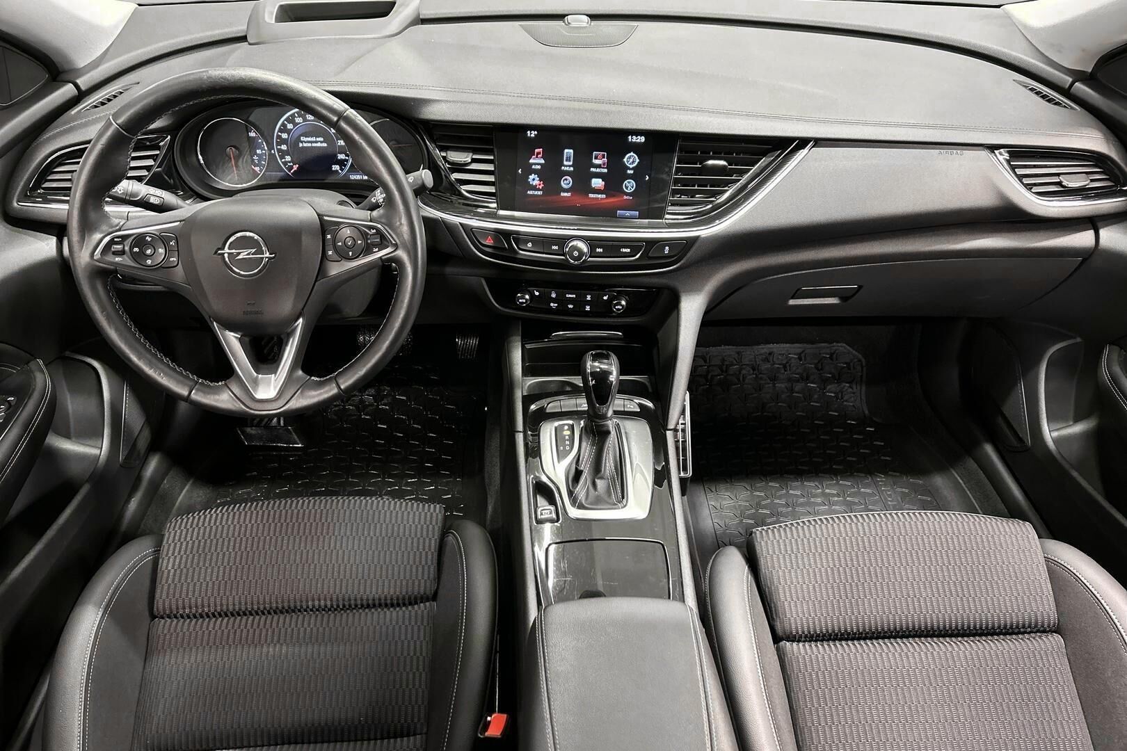 Opel Insignia iso kuva 11