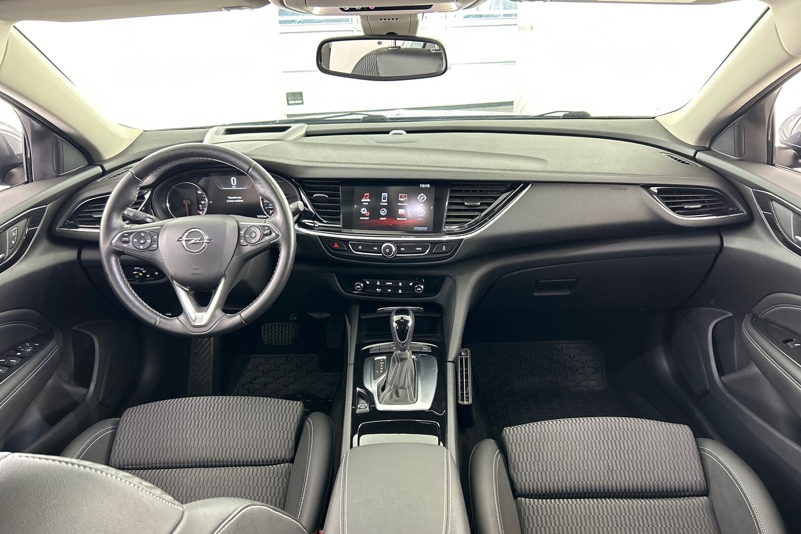 Opel Insignia iso kuva 7
