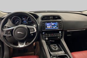 Jaguar F-PACE esikatselu 15