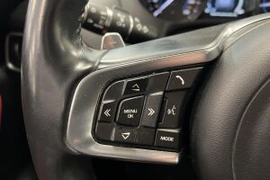 Jaguar F-PACE esikatselu 19