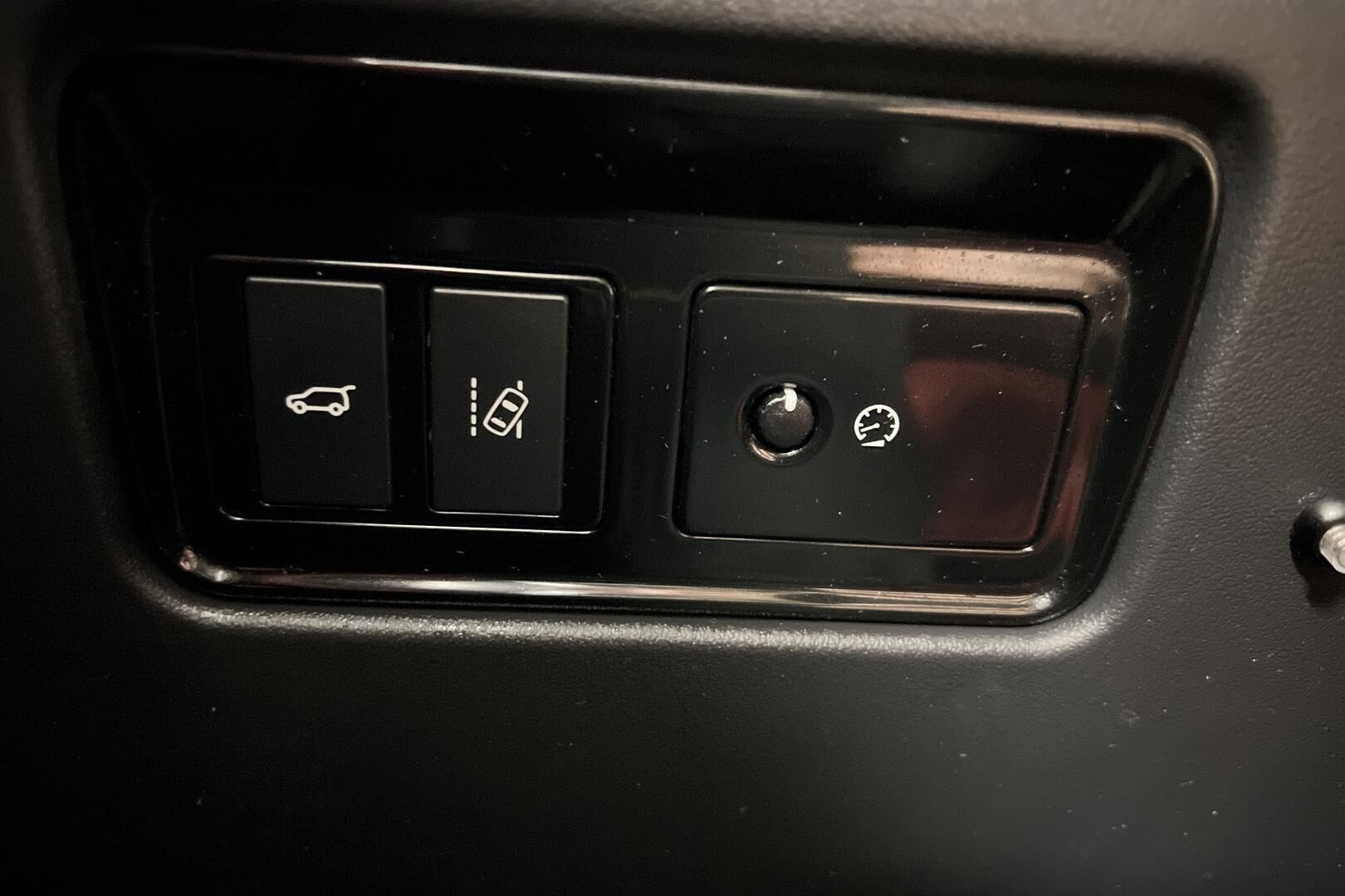 Jaguar F-PACE iso kuva 9