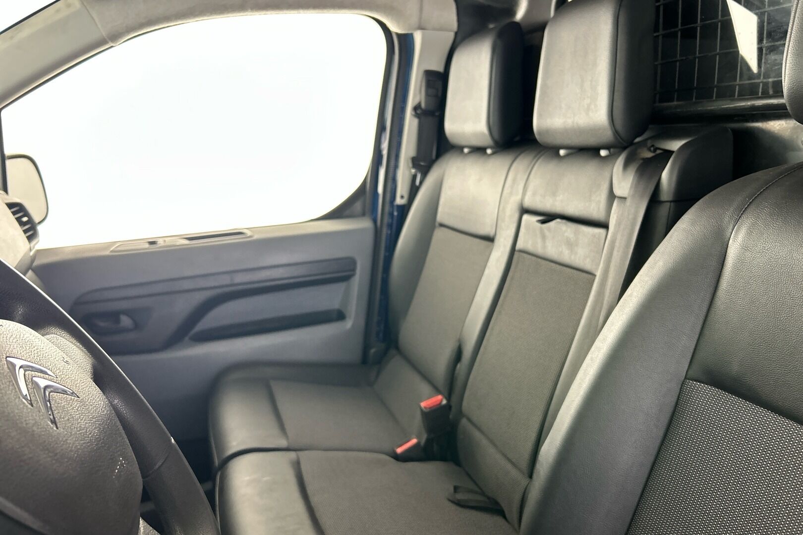 Citroen Jumpy iso kuva 10