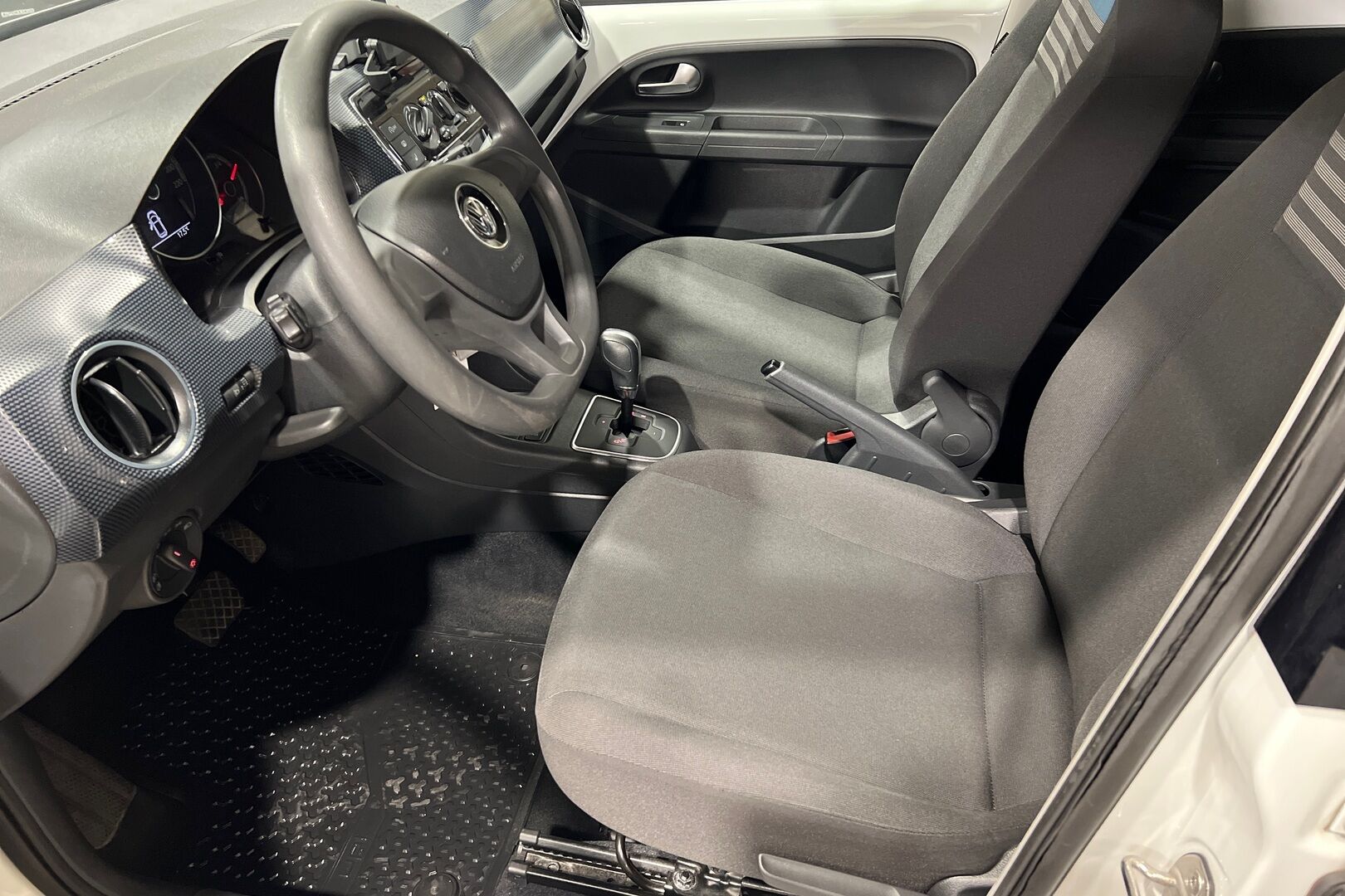 Volkswagen up! iso kuva 8