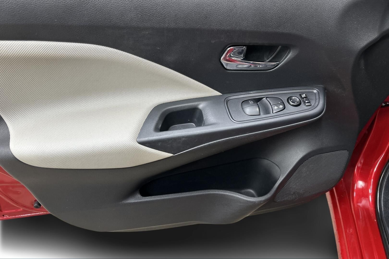 Nissan Micra iso kuva 13