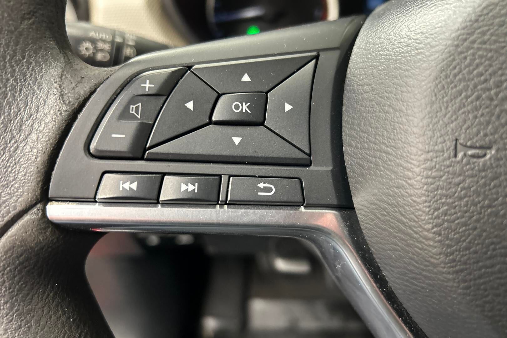 Nissan Micra iso kuva 14