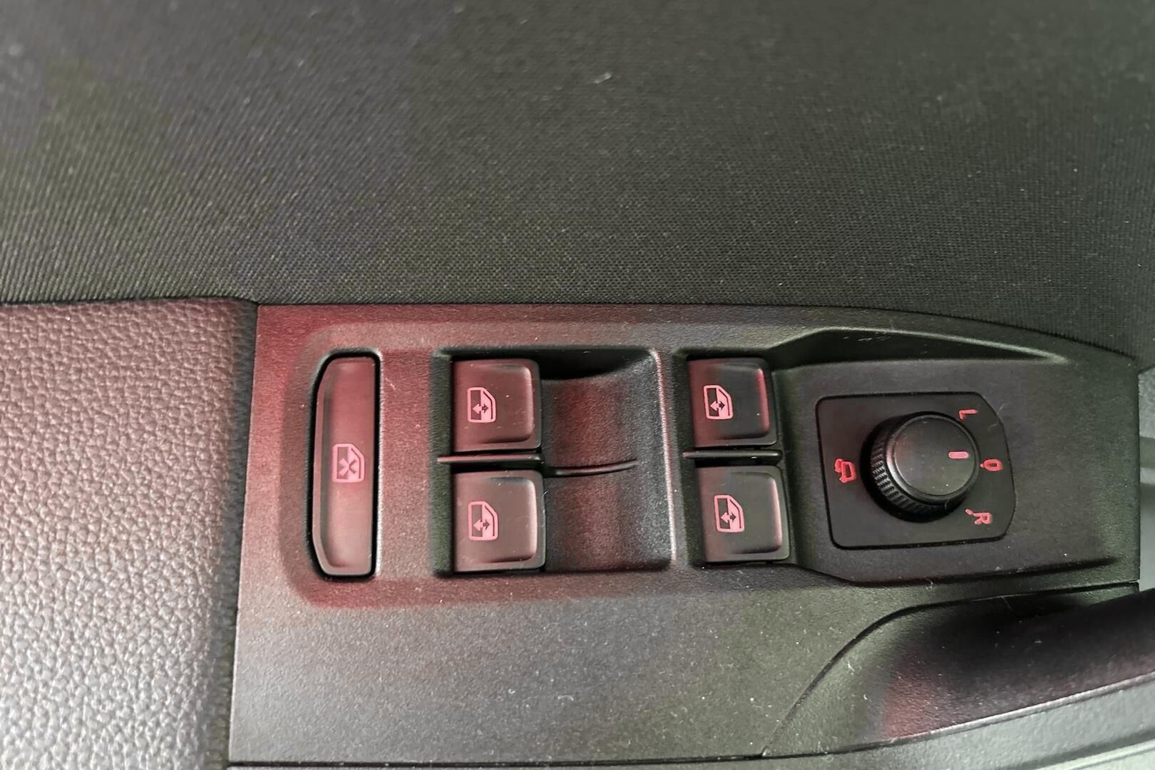 Seat Ibiza iso kuva 14