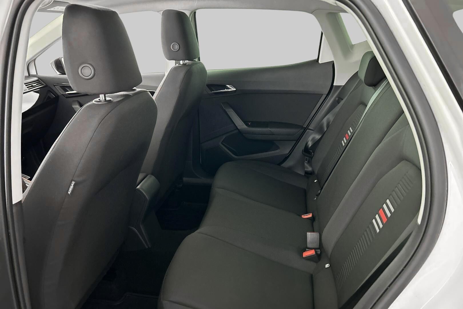 Seat Ibiza iso kuva 9