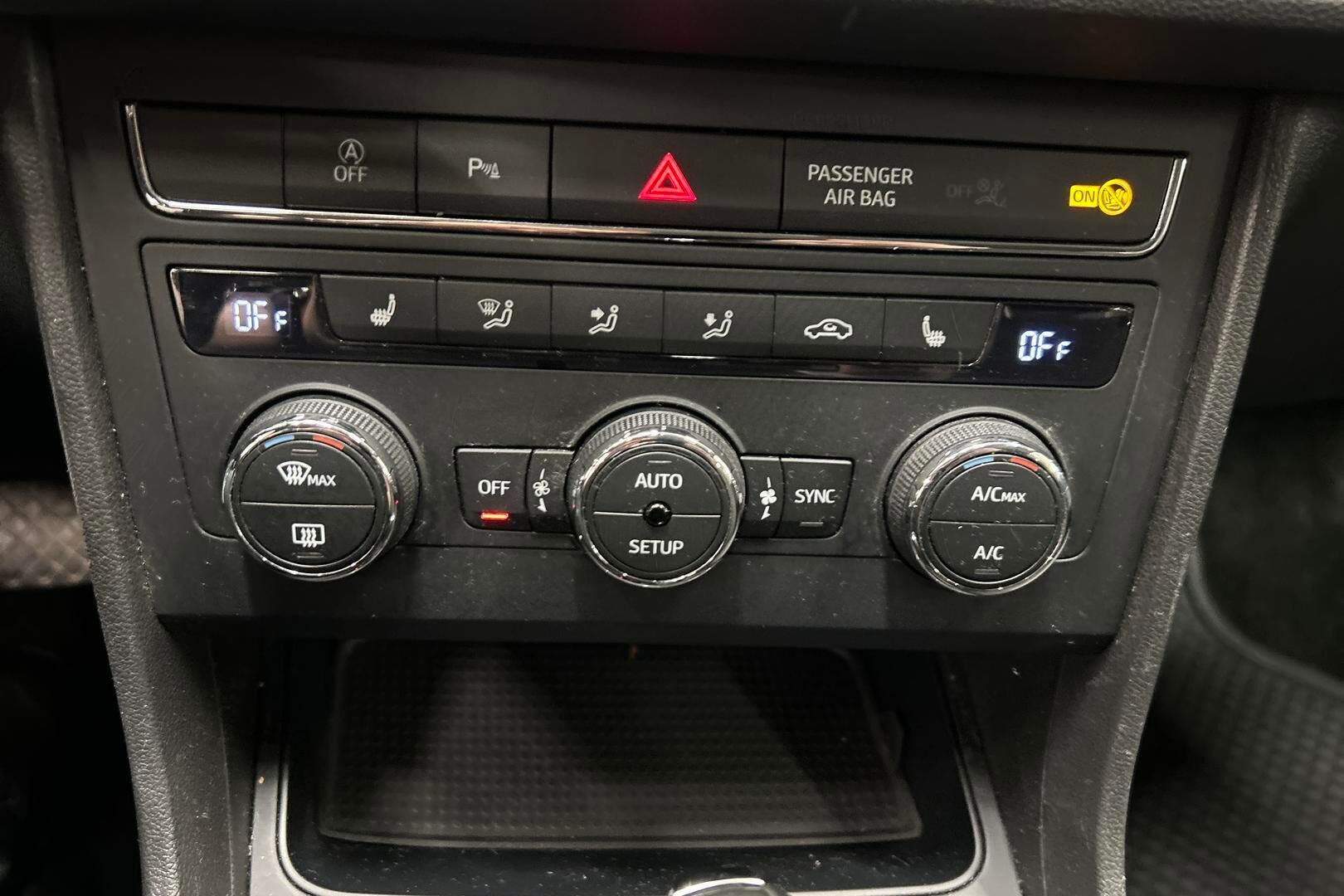 Seat Leon ST iso kuva 15