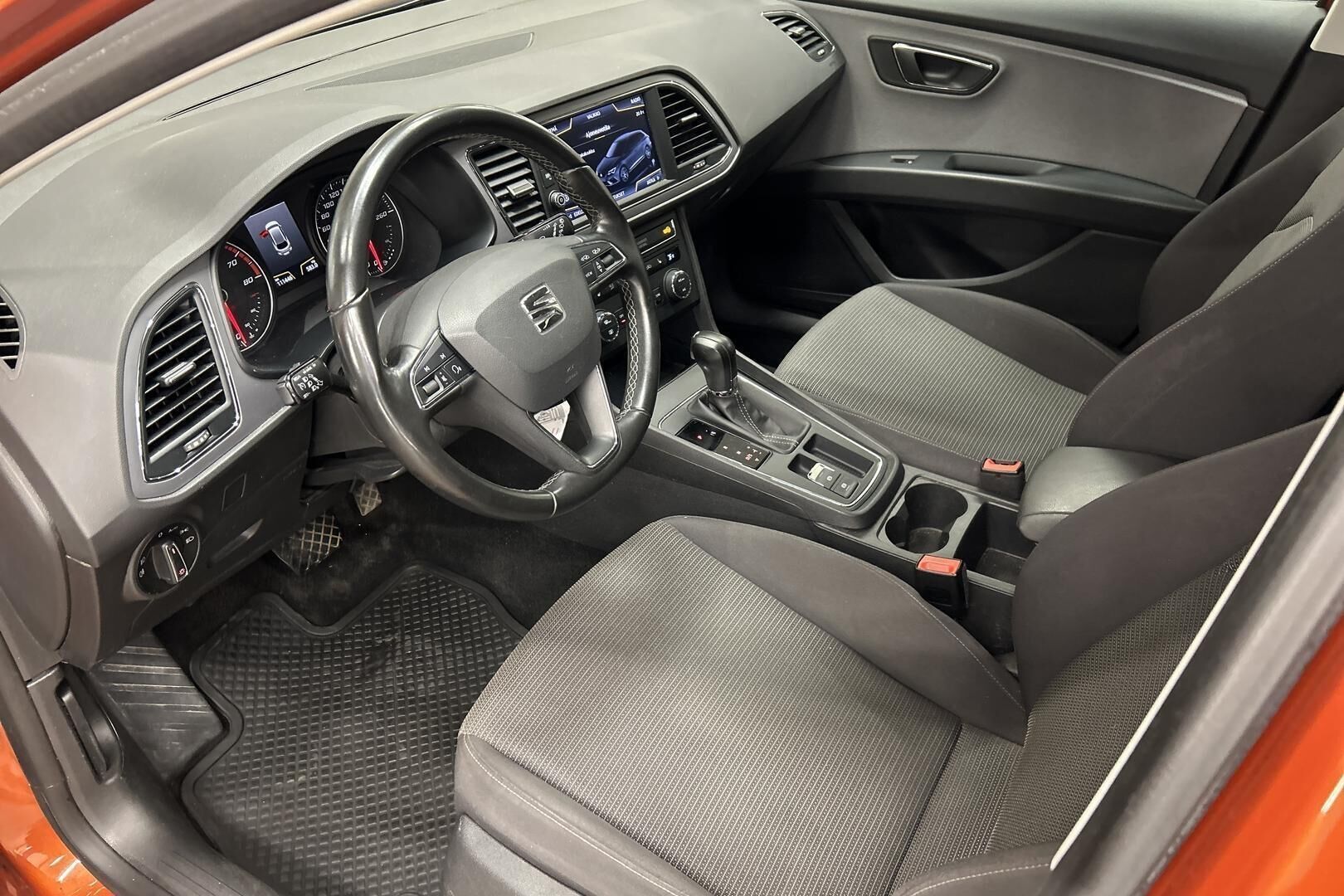 Seat Leon ST iso kuva 8