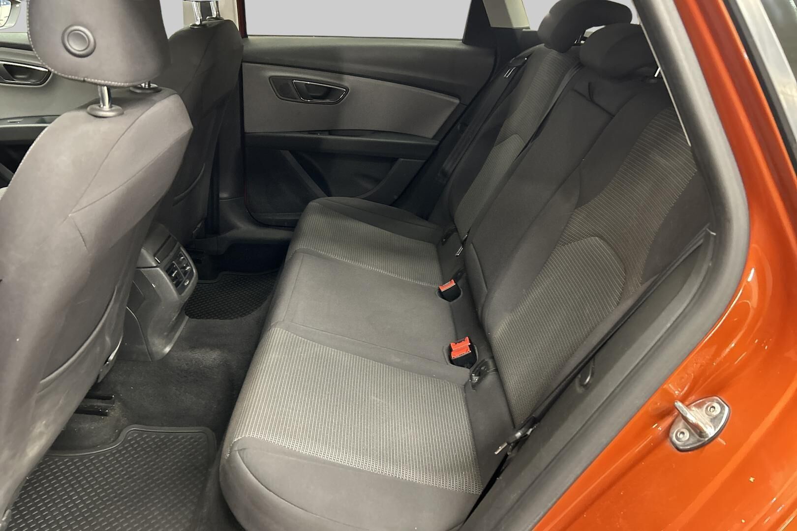 Seat Leon ST iso kuva 9