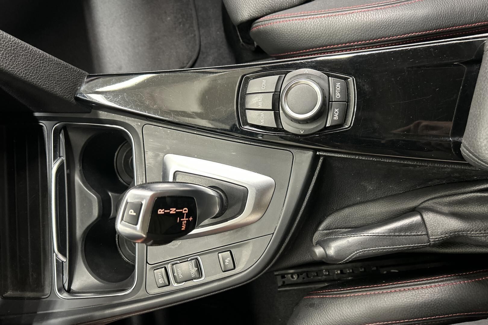 BMW 3-sarja iso kuva 15