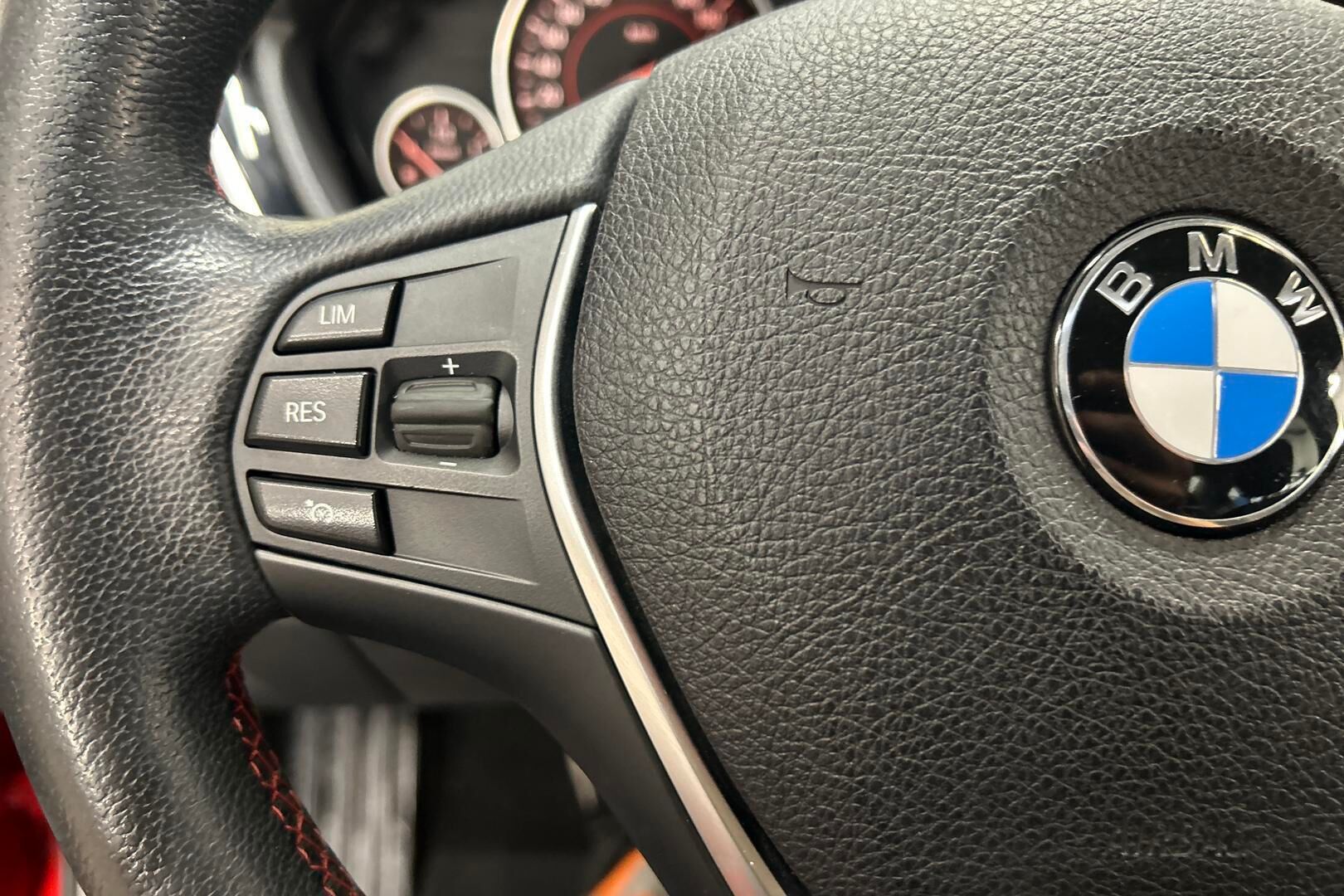 BMW 3-sarja iso kuva 17