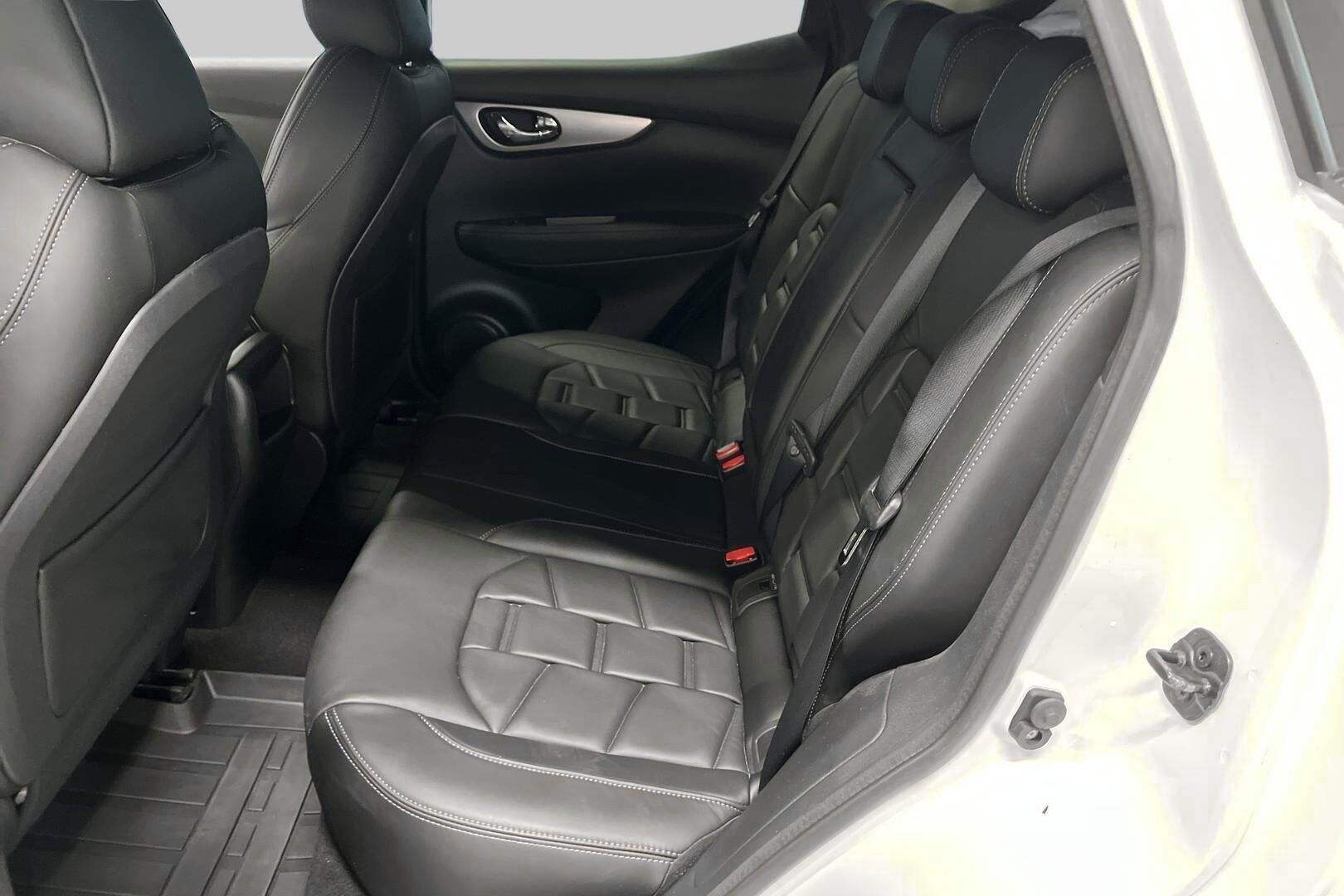 Nissan Qashqai iso kuva 10