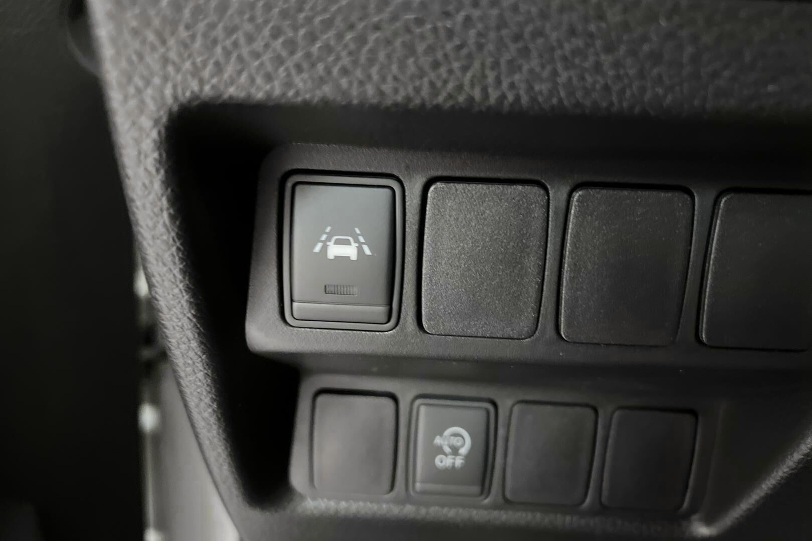 Nissan Qashqai iso kuva 24