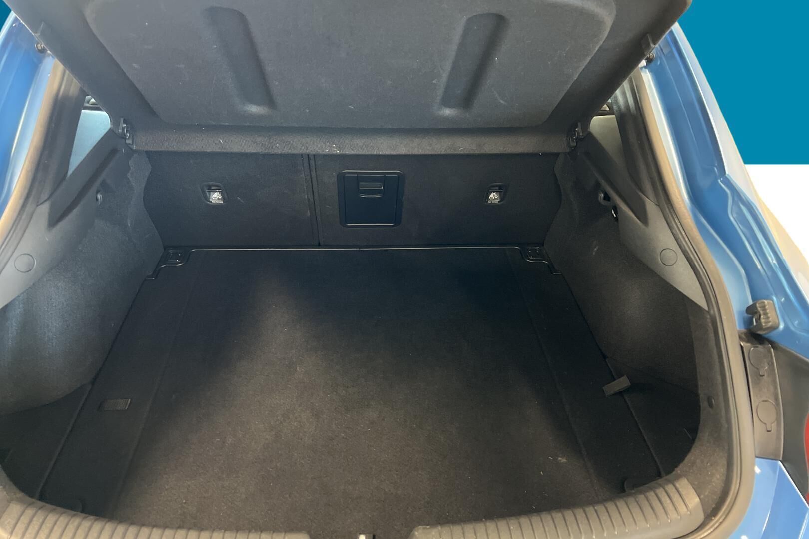 Hyundai i30 Fastback iso kuva 11
