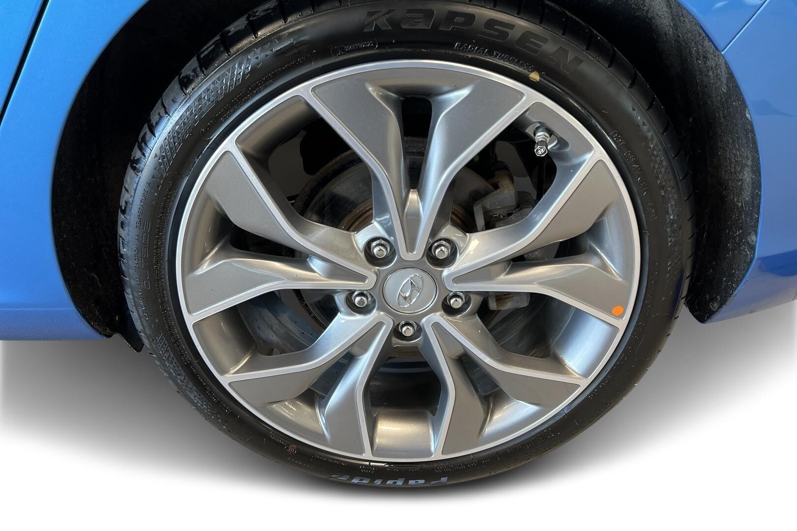 Hyundai i30 Fastback iso kuva 12