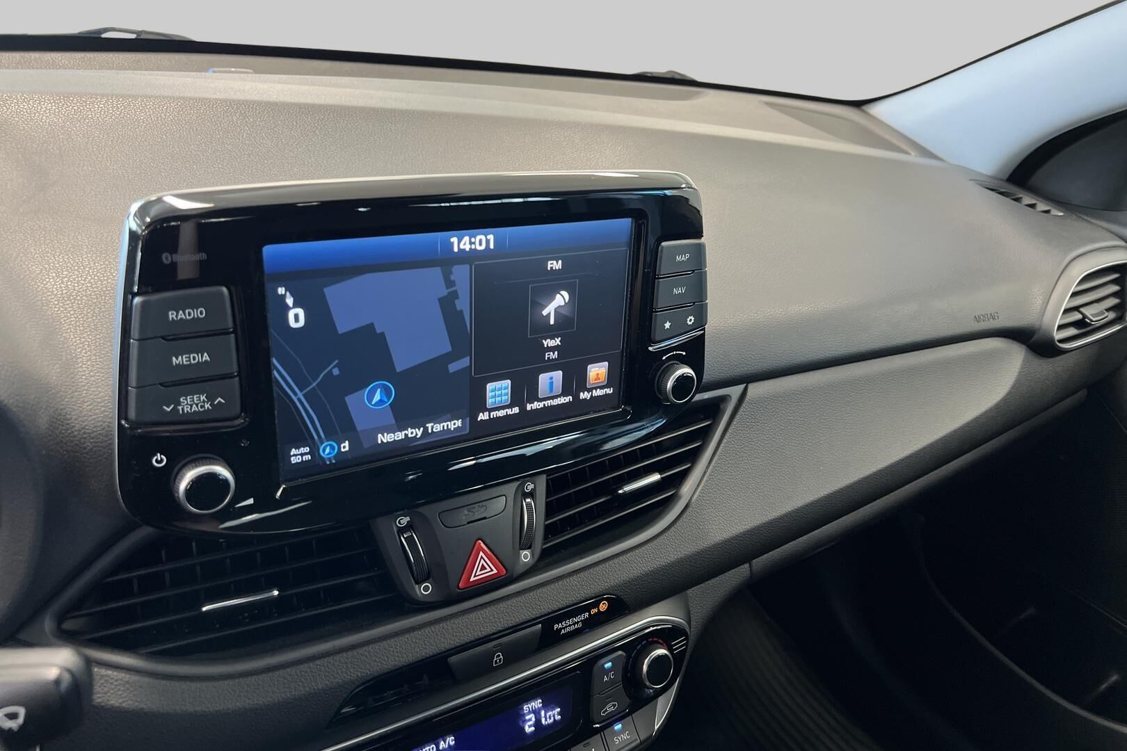 Hyundai i30 Fastback iso kuva 13