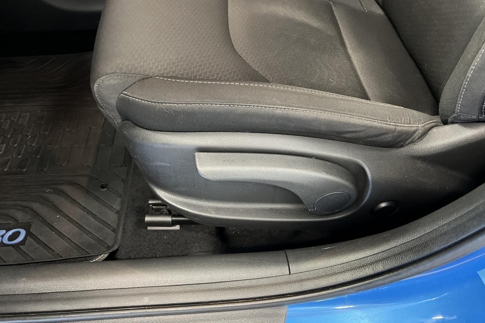Hyundai i30 Fastback iso kuva 17