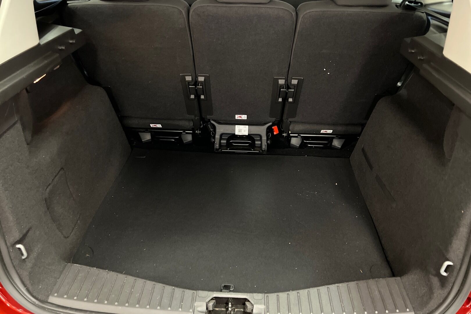 Ford C-Max iso kuva 10