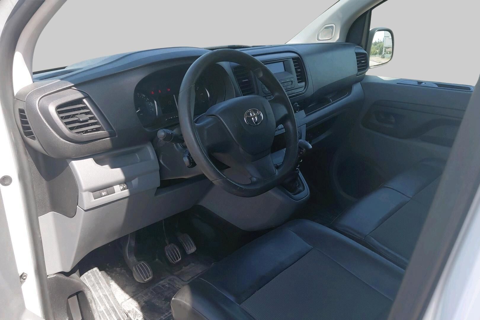 Toyota Proace iso kuva 2