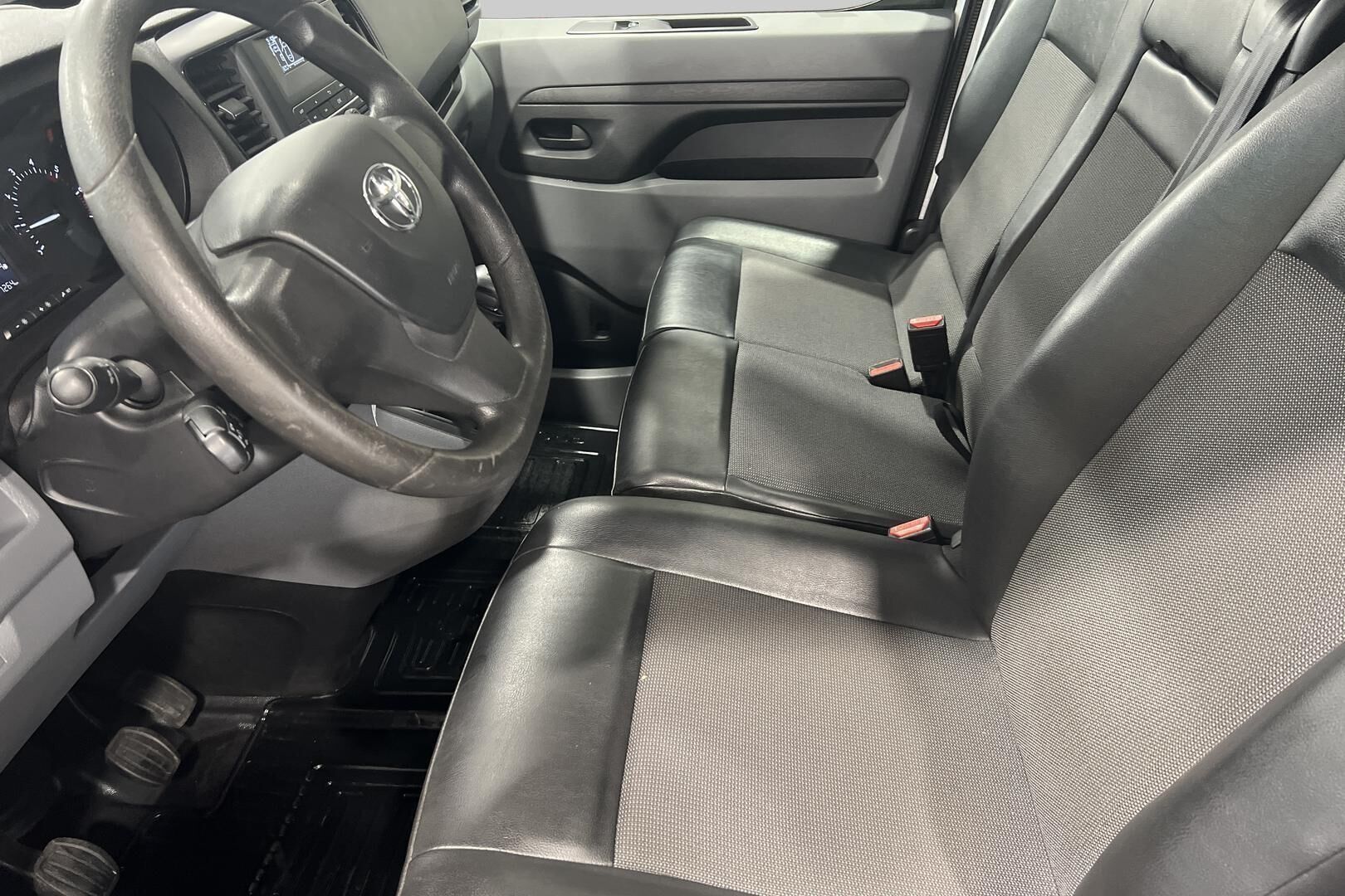 Toyota Proace iso kuva 8