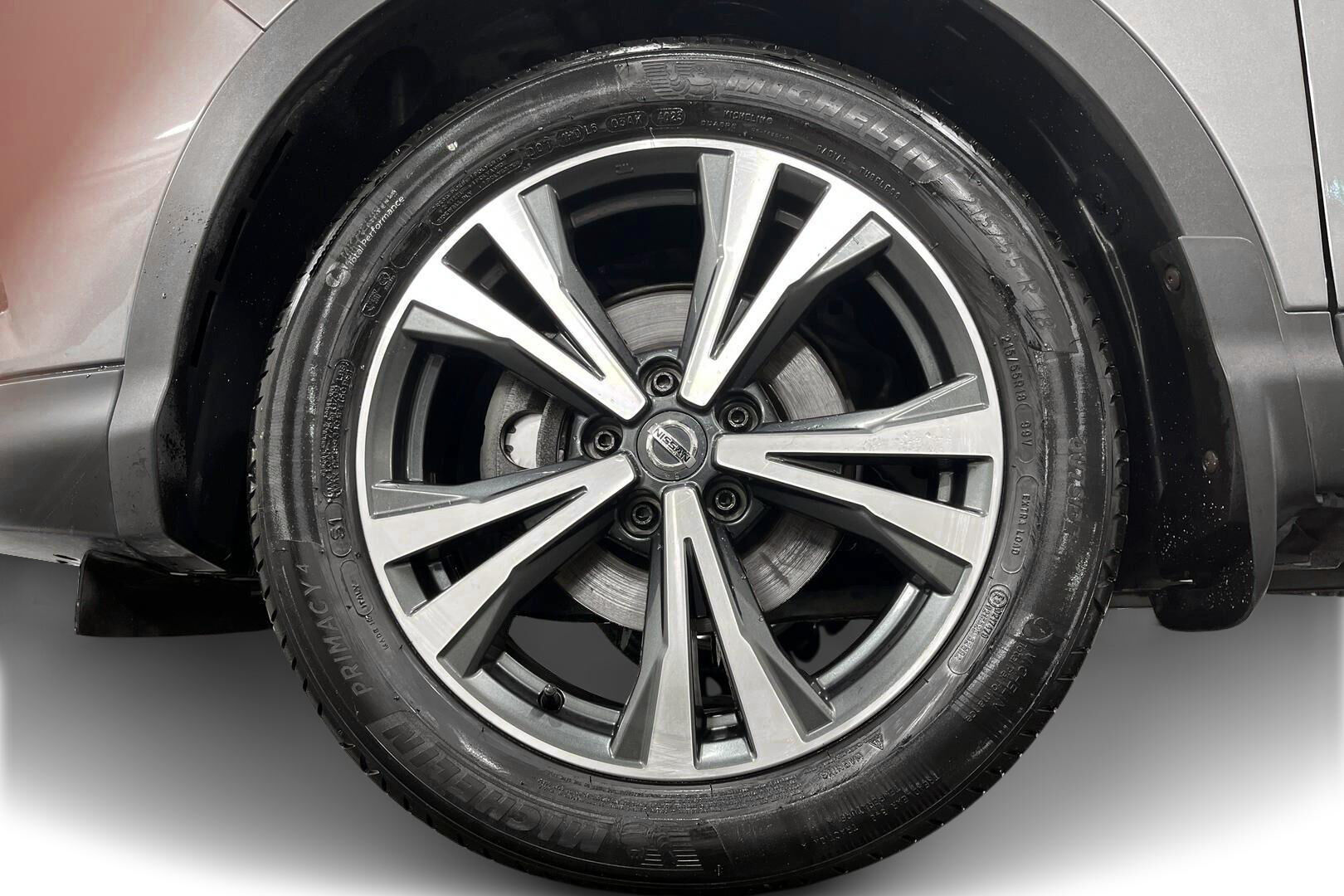 Nissan Qashqai iso kuva 15