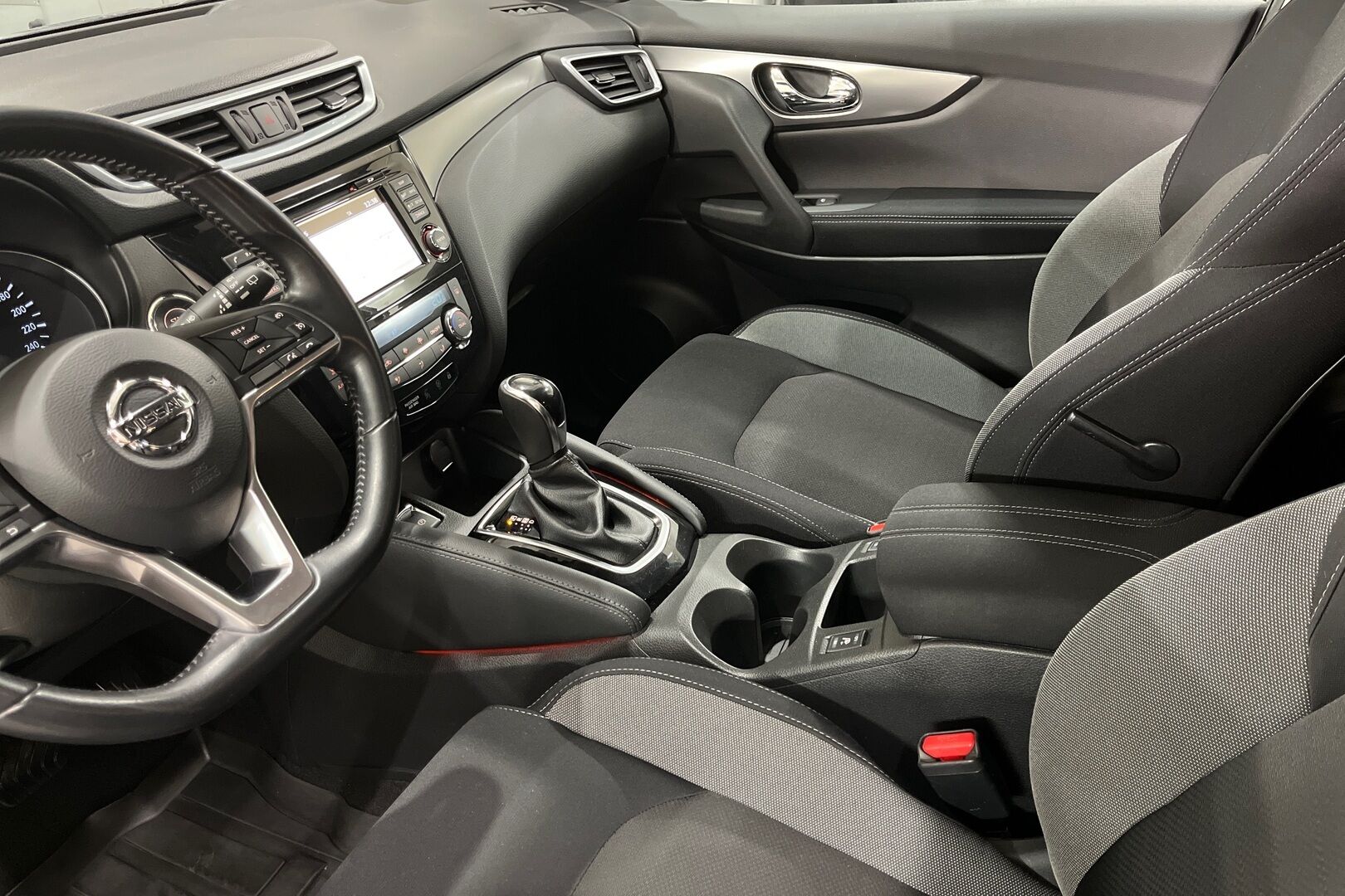 Nissan Qashqai iso kuva 7