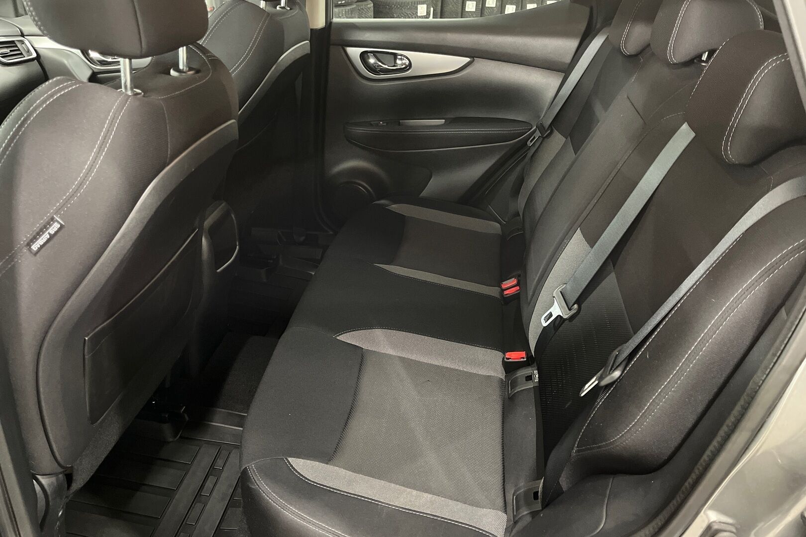 Nissan Qashqai iso kuva 8