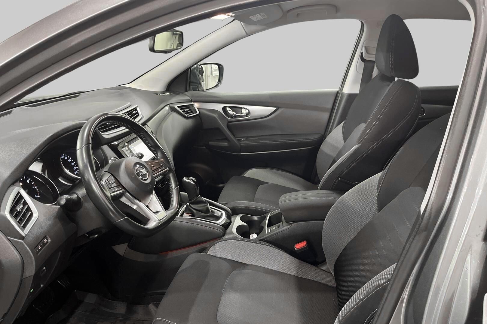 Nissan Qashqai iso kuva 8