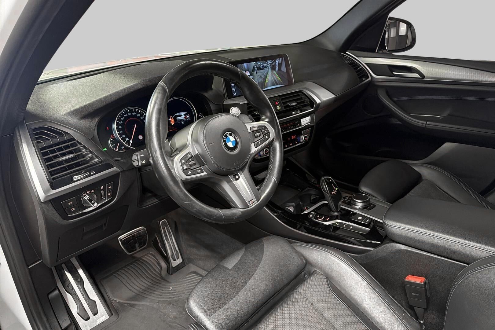 BMW X3 iso kuva 7