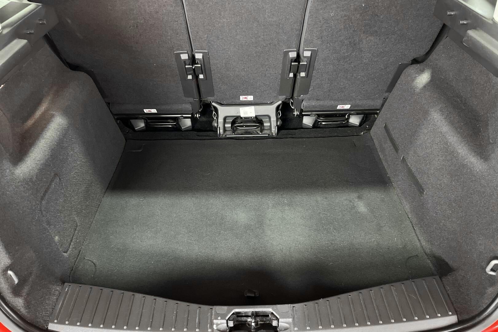 Ford C-Max iso kuva 12