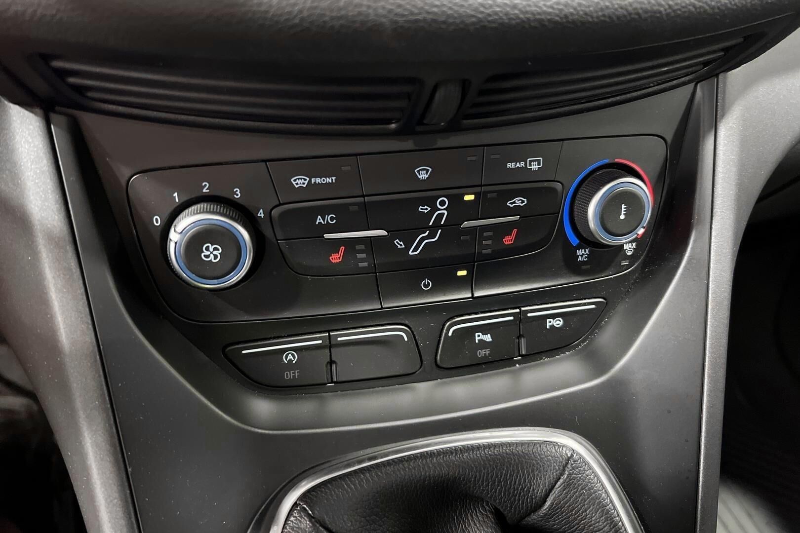 Ford C-Max iso kuva 18