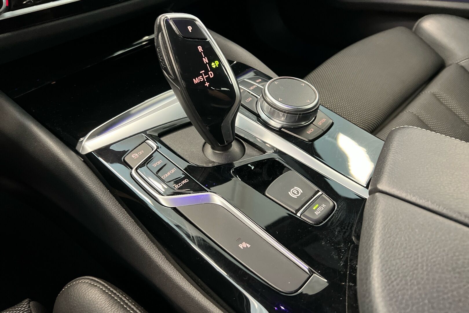 BMW 5-SARJA iso kuva 2