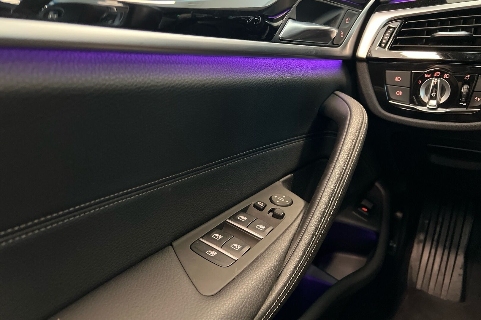 BMW 5-SARJA iso kuva 19