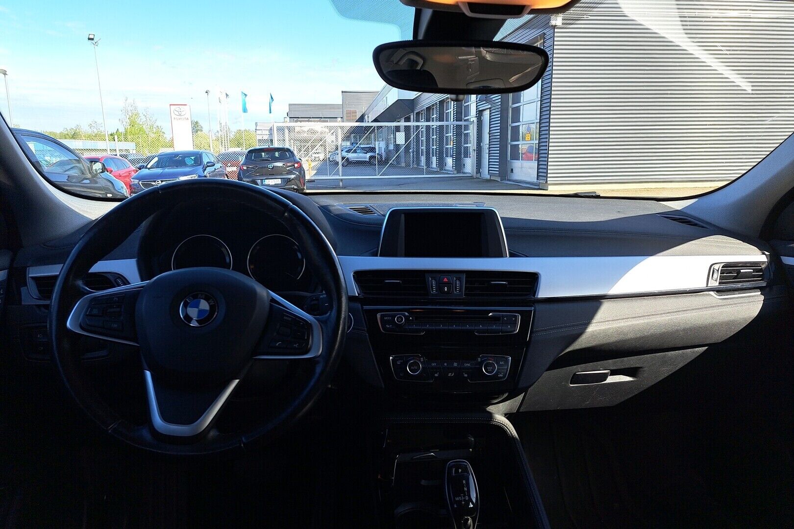 BMW X2 iso kuva 1