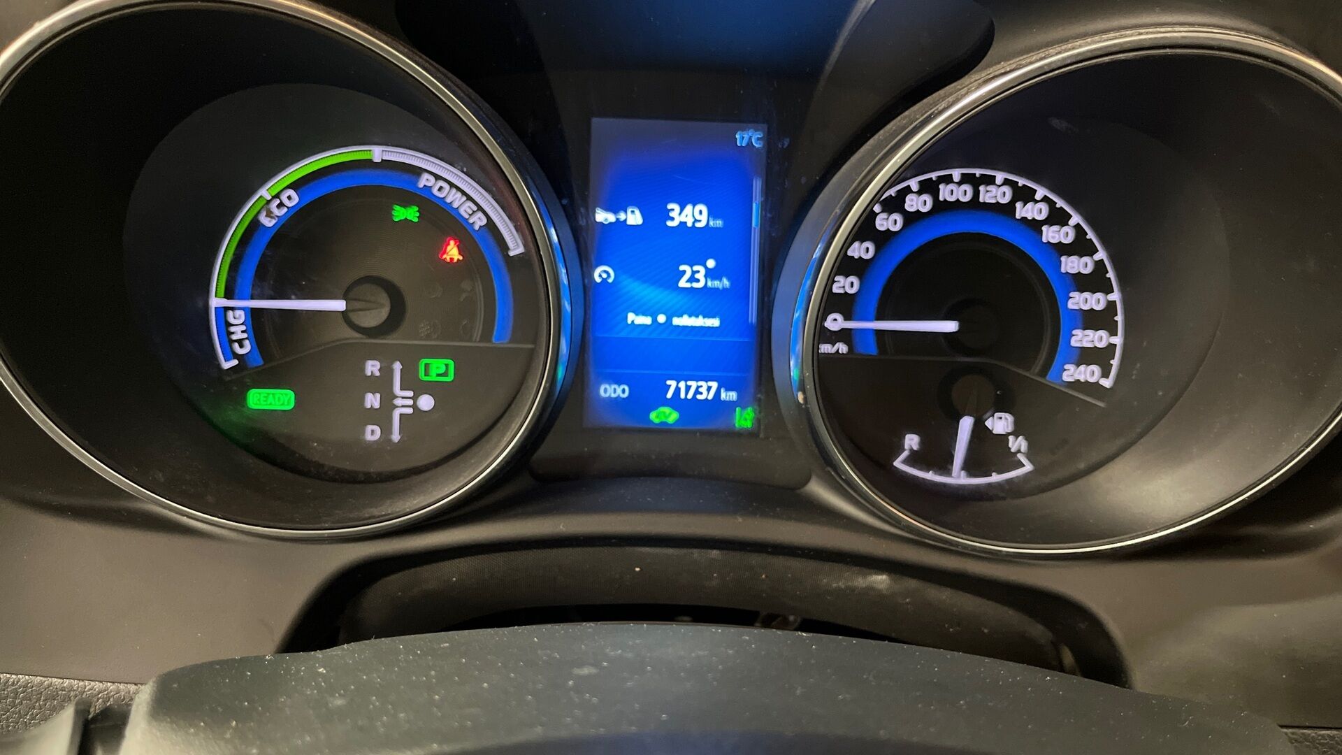 Toyota Auris iso kuva 12